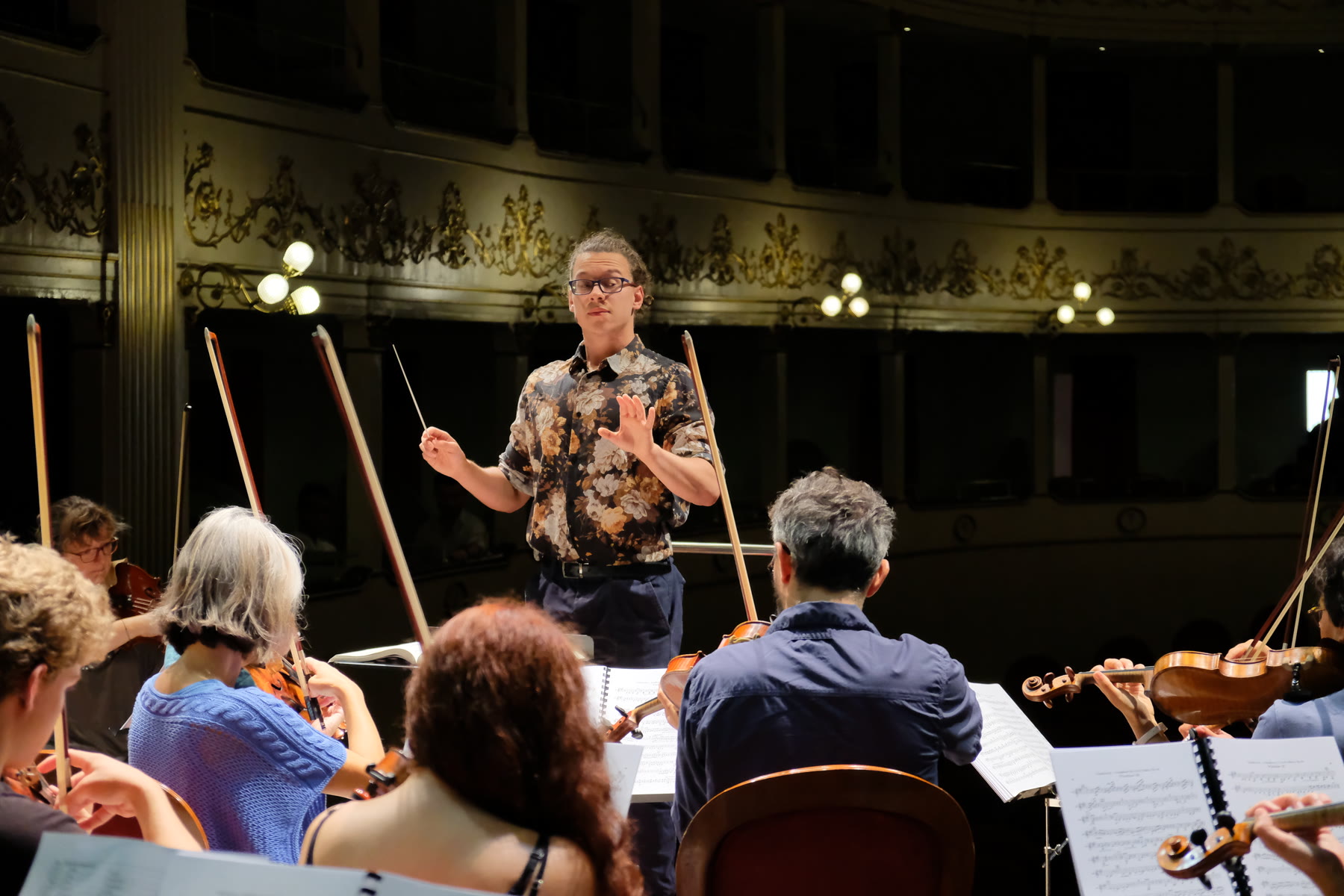Max Kaiser conducting — Florence
