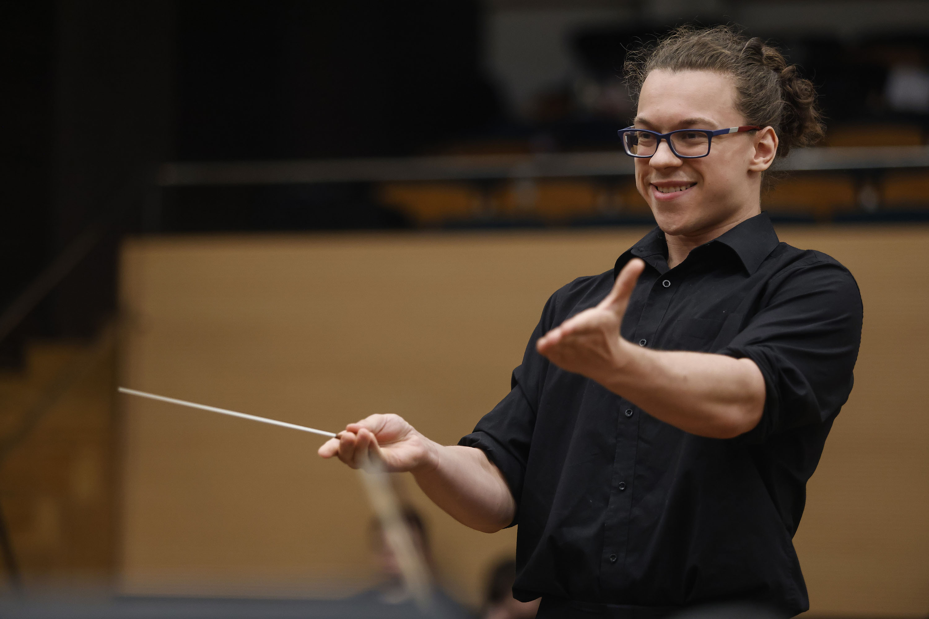 Max Kaiser conducting
